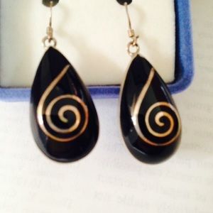 Almond silver and black earrings